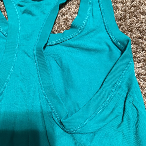 ATHLETA MOMENTUM SEAMLESS TANK - Picture 3 of 4